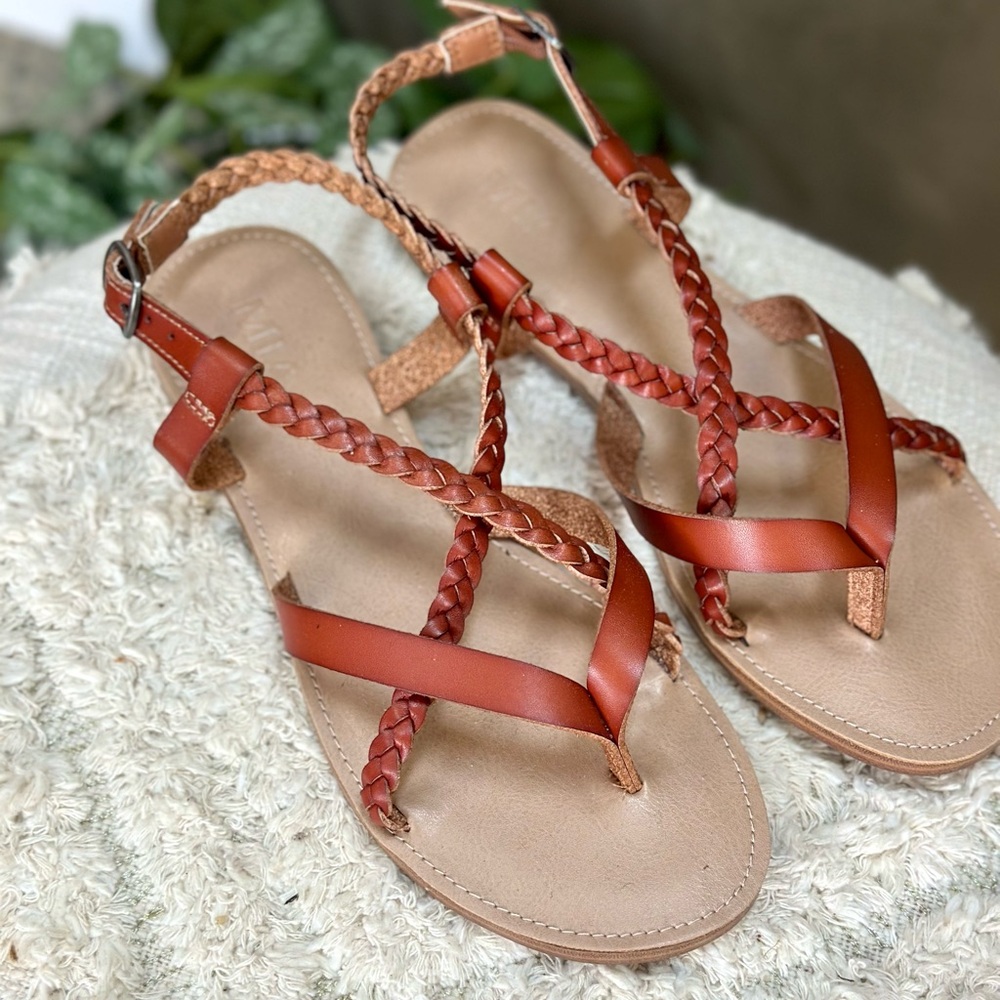NWT MIA Vaeda Womens Strappy Thong Cognac Sandals Size 9 - Picture 3 of 8